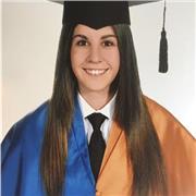 Graduada en Administración y Dirección de Empresas y Turismo, con experiencia en clases particulares de Matemáticas